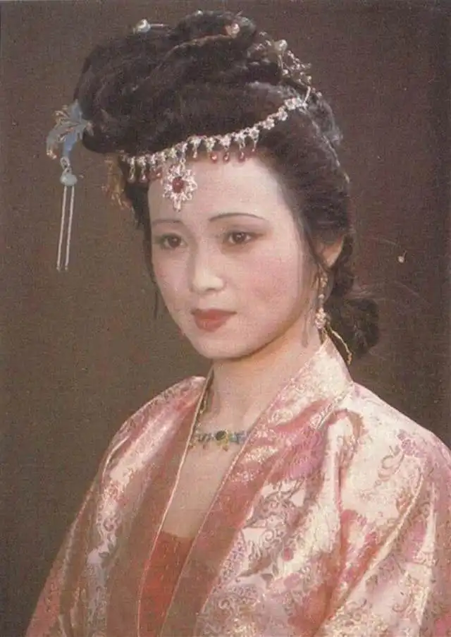 87版红楼梦十二美黛玉排名第二袭人垫底第一你万万想不到却是这位小