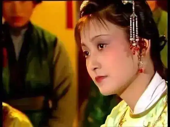 87红楼梦12金钗演员今昔对比,个个经历波折,有人56岁仍单身
