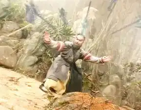 绝情谷之战,东邪南僧中顽童如果与金轮法王单挑,谁能干翻金轮
