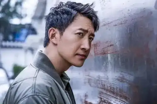 内娱大叔油腻比不上港星别闹了,看看这8名大叔,干净又清爽
