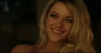 新版霹雳娇娃预告秀酷炫配备暮光女变妖娇金发妹
