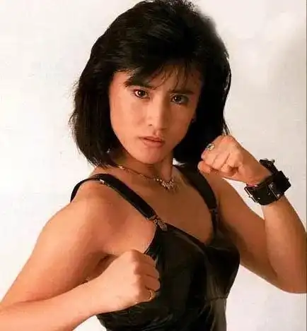 十大远赴香港演戏的日本当红女星各个性感妖媚魔鬼身材
