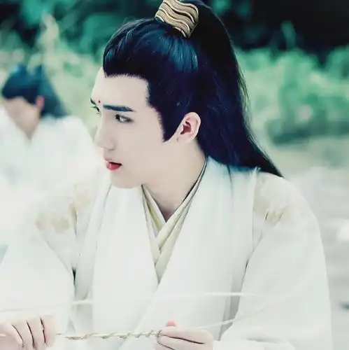 演完陈情令演少年白马醉春风,他依然帅气,又是短命姐夫