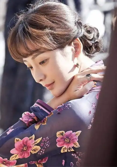 柳岩用身体挤进观众视野,凭借一己之力,立足于娱乐圈