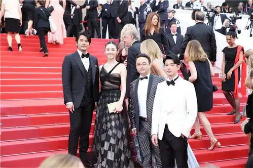 芳华女主角被观众熟知的苗苗,一直保持着清纯的形象