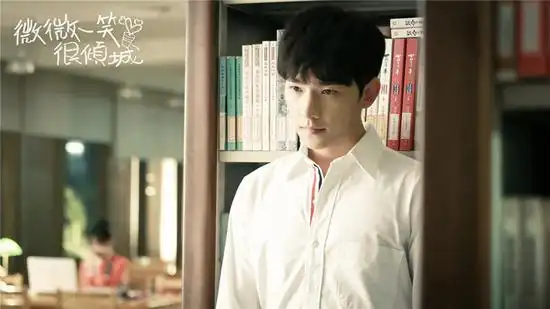 杨洋微微海报曝光高颜值还原肖奈风尚中国网
