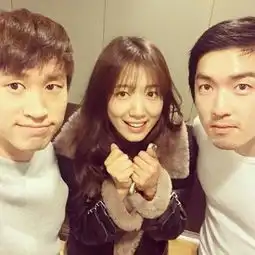 太阳的后裔宋慧乔减龄空气刘海允儿秀智iu孔孝真也都爱22