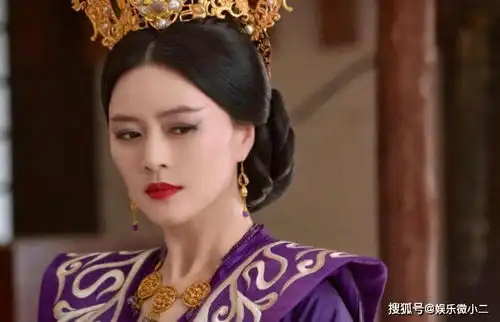 她在最红时突然息影,丈夫狱中病逝重出江湖,气质穿搭无人敌