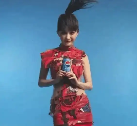 10年前的杨幂有多撩看她拍摄百事可乐的广告,网友腿软了
