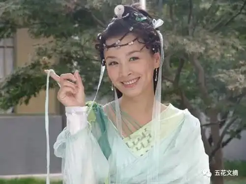 从台湾第一酒窝美女到百亿微商教母老公因一帘幽梦成名为她抛弃前妻退出娱乐圈婚后做9次试管婴儿吃尽苦头47岁仍有冻龄美颜