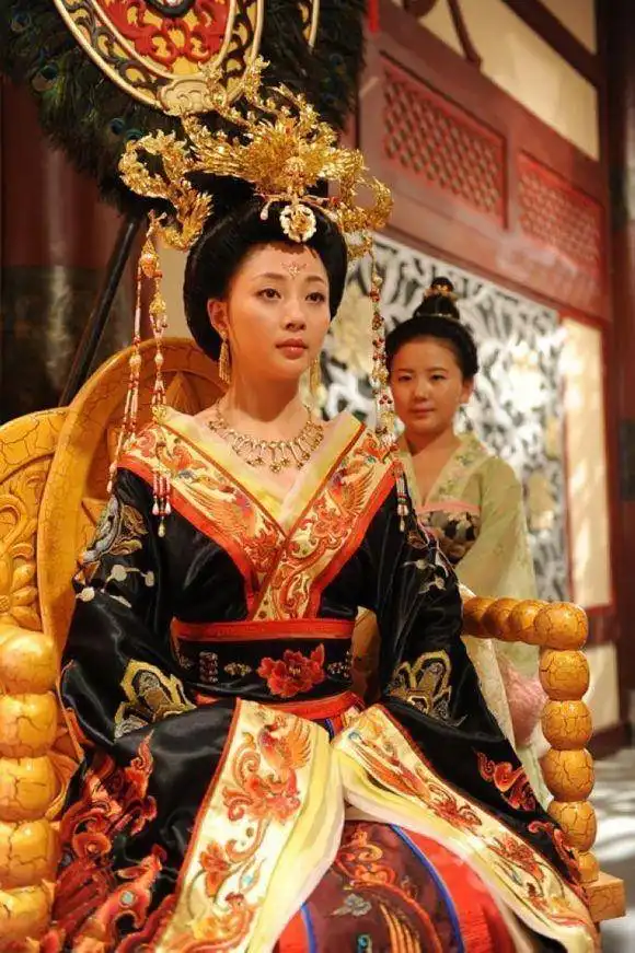 殷桃38岁还在演少女,网友太美了
