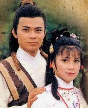 两人同演射雕英雄传走红,今一人成名医,他却因减肥过度去世