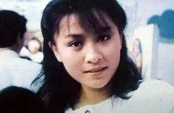 刘嘉玲原来年轻时也是美女,颜值巅峰应在周星驰大内密探里