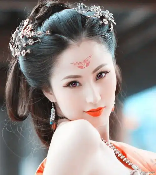 绝色美女惊众人国际扑克大赛上现最美女牌手,神似蓝燕
