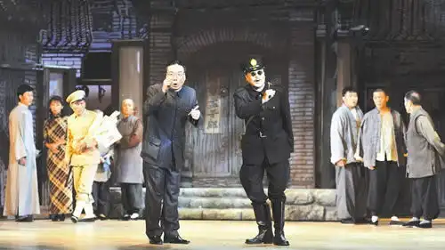 话剧四世同堂昨亮相江城实力明星同台飙戏