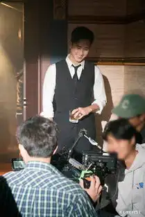 金秀贤退伍首秀德鲁纳酒店花絮出炉摇身一变金社长令人惊艳