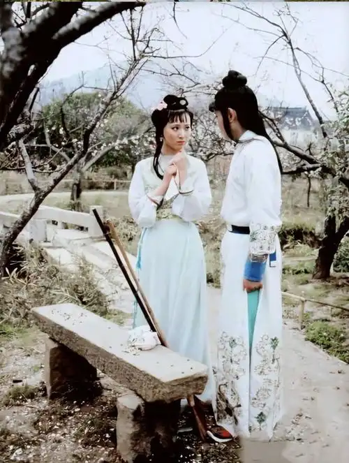 红楼梦中最美的三个镜头,宝黛共读晴雯撕扇,现在3亿也拍不出
