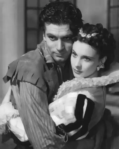 罕见照片上世纪好莱坞女星唯美照,个个花容月貌,张张美不胜收
