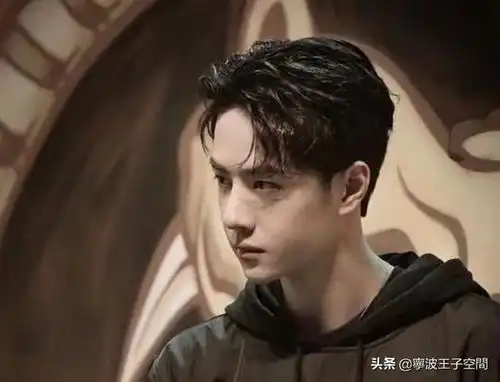 明星王一博个人剧照40张帅气十足