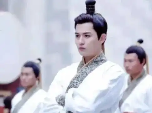 蹭流量整容脸还照骗这一季你还打算搞偶吗
