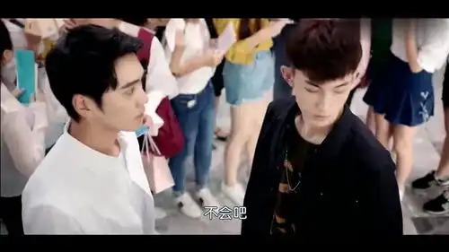 惹上冷殿下,学院女神帮欺负人,青青的做法解气,馨雅气死了
