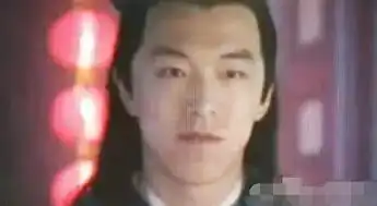 黄渤早期卷发嫩照被曝光网友谁说你不帅