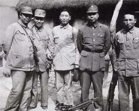 抗战时,国军投敌的最高将领是谁抗战胜利后他怎么样了
