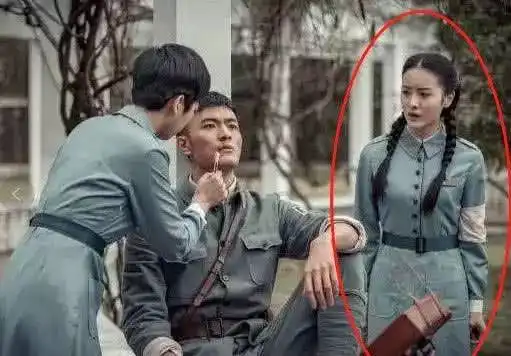 亮剑三要未播先凉李幼斌战地护士还穿紧身衣
