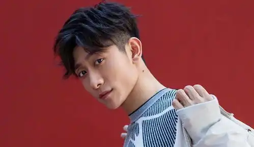 张一山携谍战剧来袭,搭档实力演员潘粤明,演员阵容让人很期待
