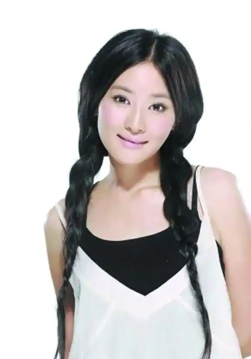 出道21年都不温不火,嫁著名歌手朴树选择退圈,37岁的她生活幸福
