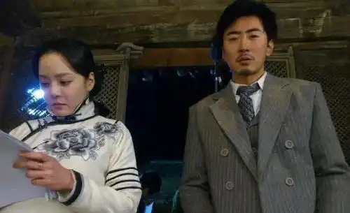 他俩居然真的离婚了
