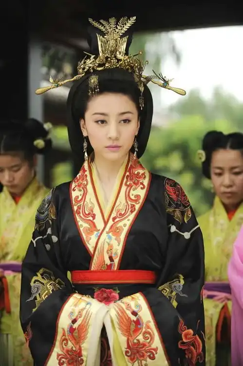 这些角色竟是同一个人演的,网友演技不断升级的个性女神