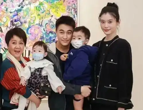 奚梦瑶夫妇日本度假,儿女留寸头神似何猷君,一家四口仅花1千元
