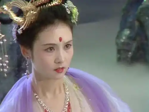 靠演西游记中的嫦娥走红,退圈后下海做生意,如今身价已过亿
