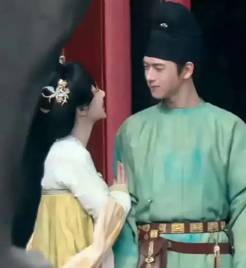 国色芳华杀青,看了杨紫的剧照,我才知道什么叫天选古人
