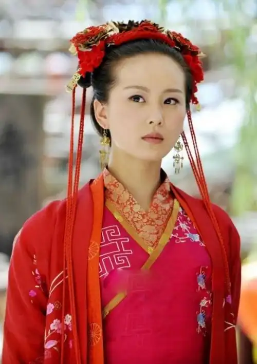 古装剧中女明星们的新娘造型杨幂简单朴素,杨紫的才是亮点
