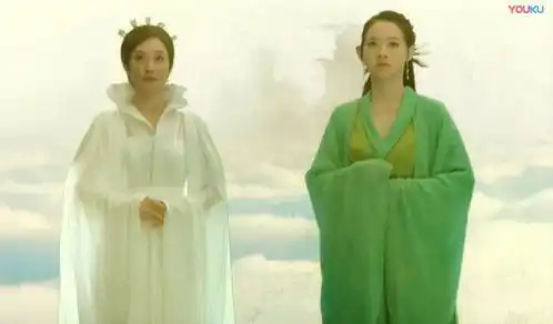 天师钟馗里小青的打扮偏向清纯的邻家小妹,画风格外清纯
