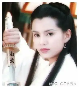 佟丽娅早年小龙女造型皮肤黝黑与现在判若两人,这颜值我跪了
