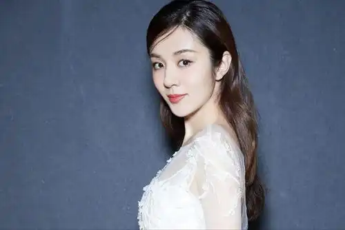 王晓晨回应结婚传闻我头昏了,大家开心就好,俞灏明疑似逼婚