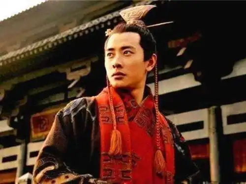 汉献帝刘协的退位生活喂马劈柴,与美女皇后一起周游世界,春暖花开
