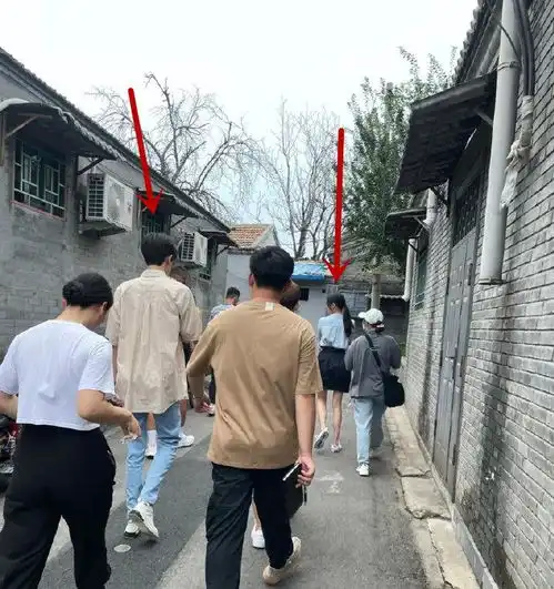 关晓彤林一胡同路透曝光,女方身高173男方187,大长腿超般配