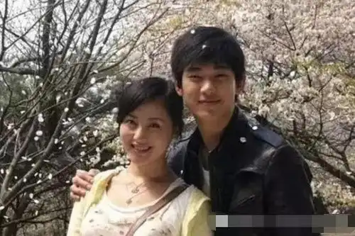 张天爱旧照曝光,和现在简直胖若两人,跟金秀贤站一起像两个素人