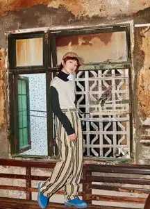 杨幂棒球帽配半裙好少女唐嫣贝雷帽搭荷叶边的黑白造型太惊艳
