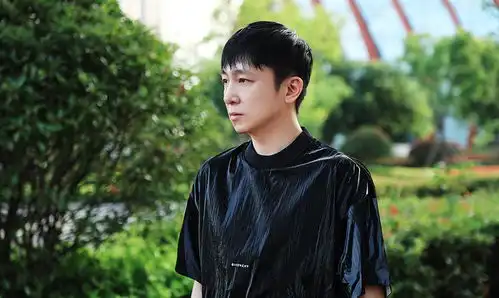 苏可写真俊朗清新荧屏银幕佳作不断