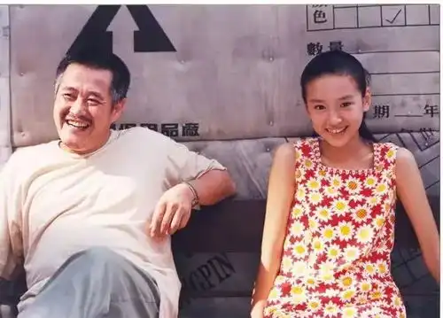 董洁也下场带货了,谁还记得她曾是谋女郎