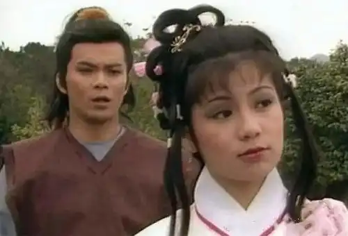 射雕英雄传郭靖黄蓉美满爱情的背后,曾经历一波三折的情爱纠葛
