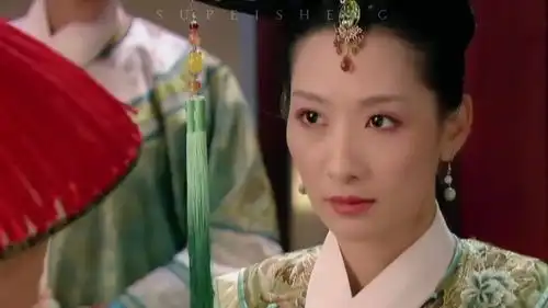 不得不说安陵容是真的挺牛的,很多宫里的隐秘都是她自己发现的宫廷片1
