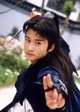 吴京,为拍战狼2抵押全部房产,谢楠默默支持说赔了我养你
