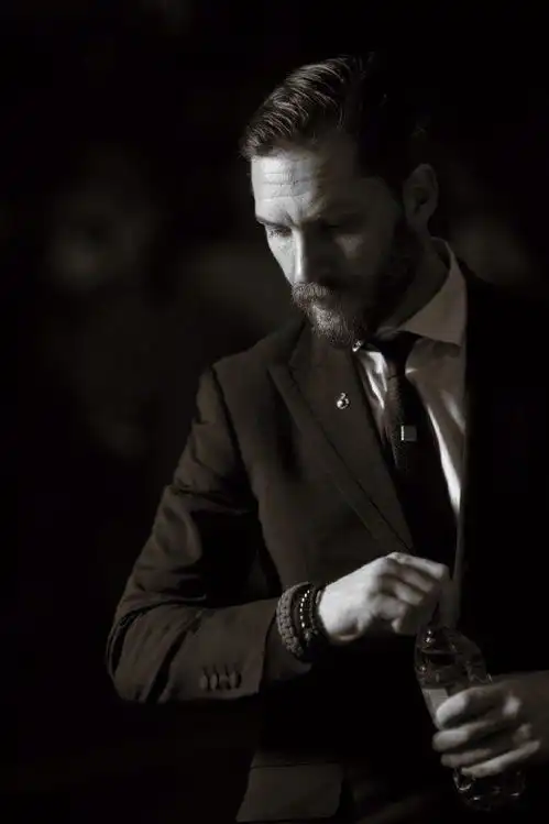 汤姆哈迪tomhardy图片
