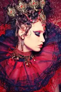 爱丽丝梦游仙境的婚纱王国
